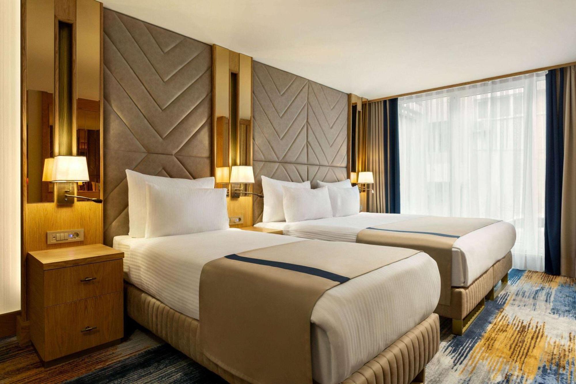 Days Inn By Wyndham Istanbul Bomonti Istambul Exterior foto