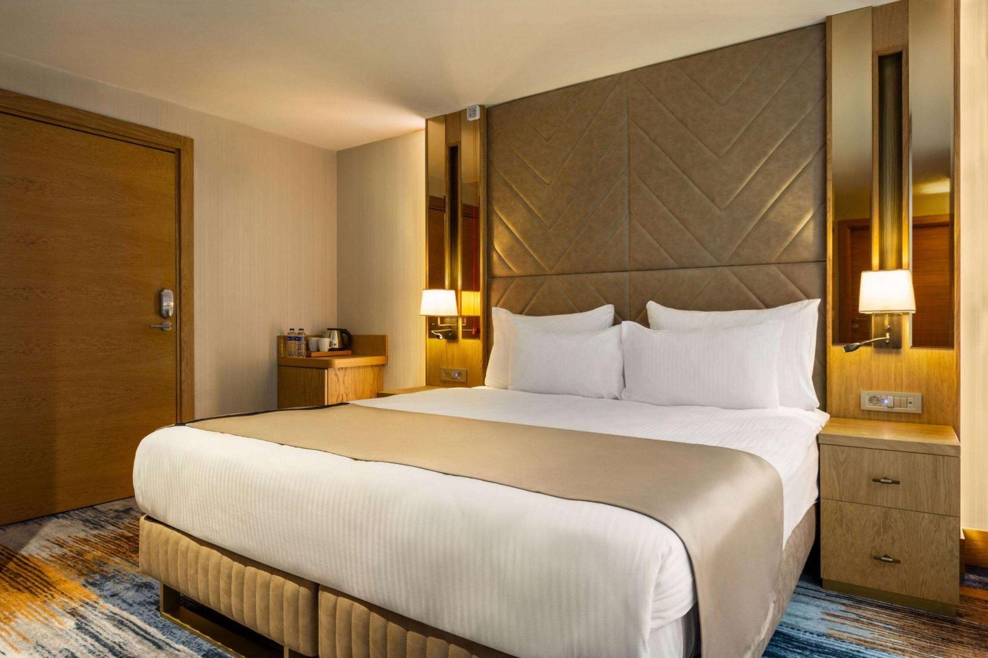 Days Inn By Wyndham Istanbul Bomonti Istambul Exterior foto