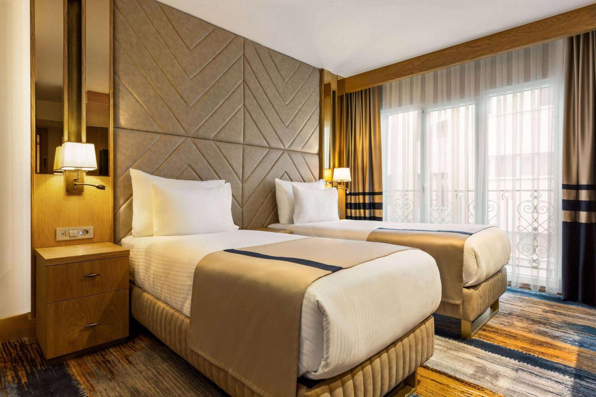 Days Inn By Wyndham Istanbul Bomonti Istambul Exterior foto