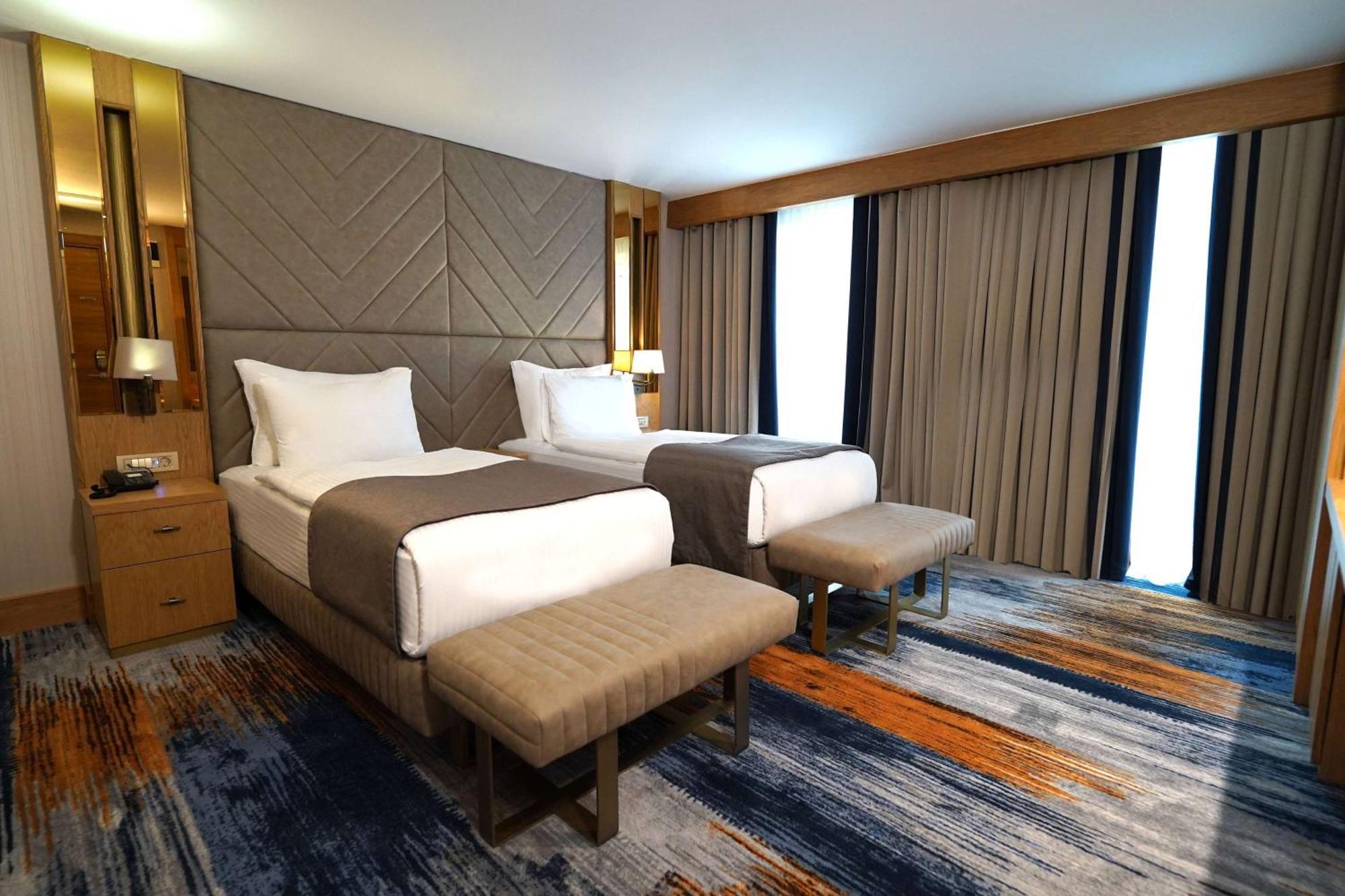 Days Inn By Wyndham Istanbul Bomonti Istambul Exterior foto