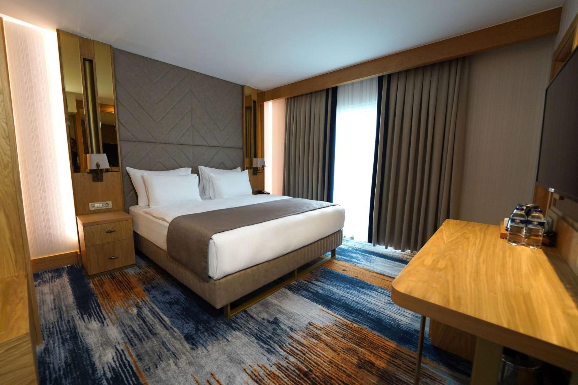 Days Inn By Wyndham Istanbul Bomonti Istambul Exterior foto