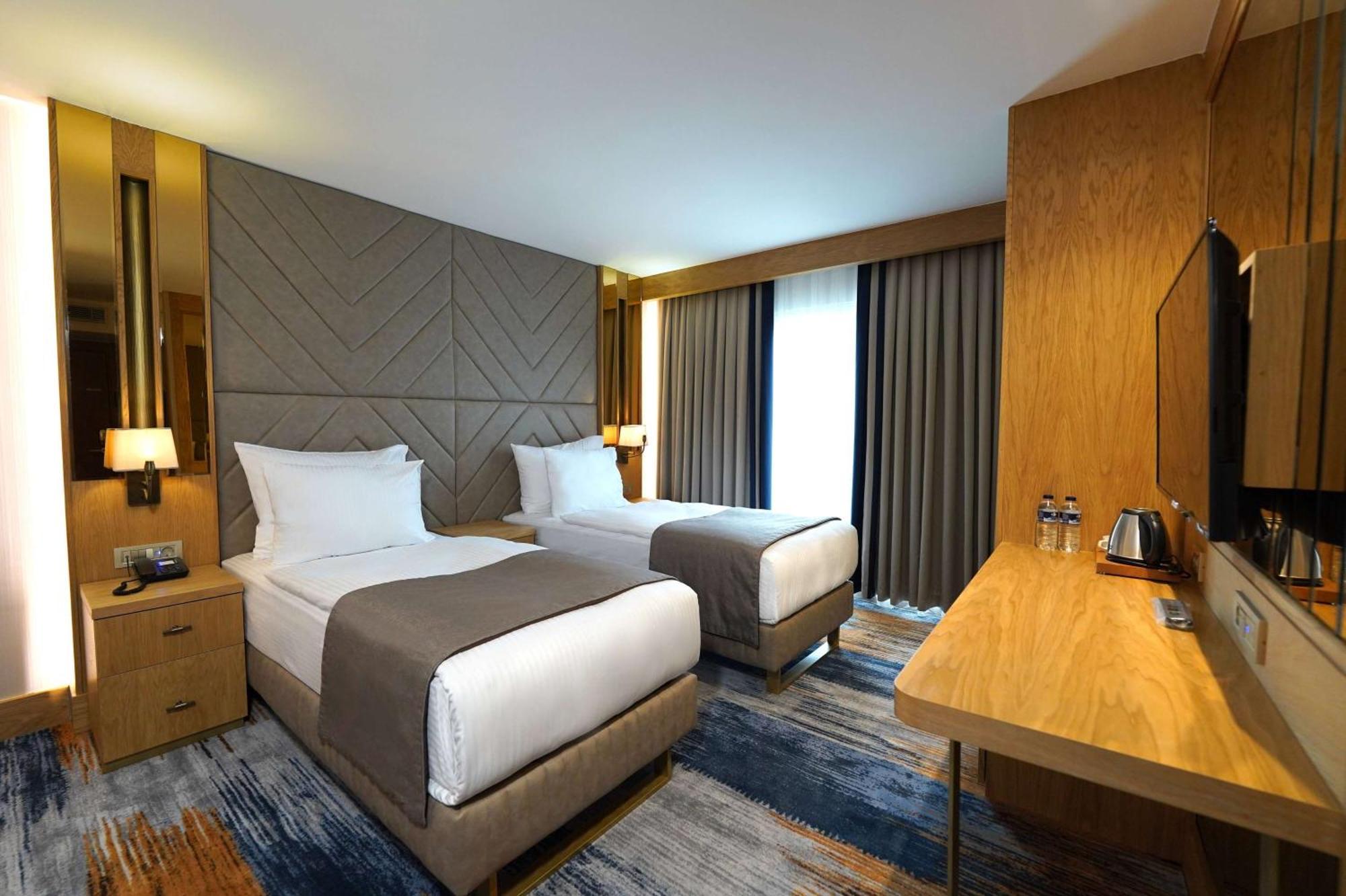 Days Inn By Wyndham Istanbul Bomonti Istambul Exterior foto