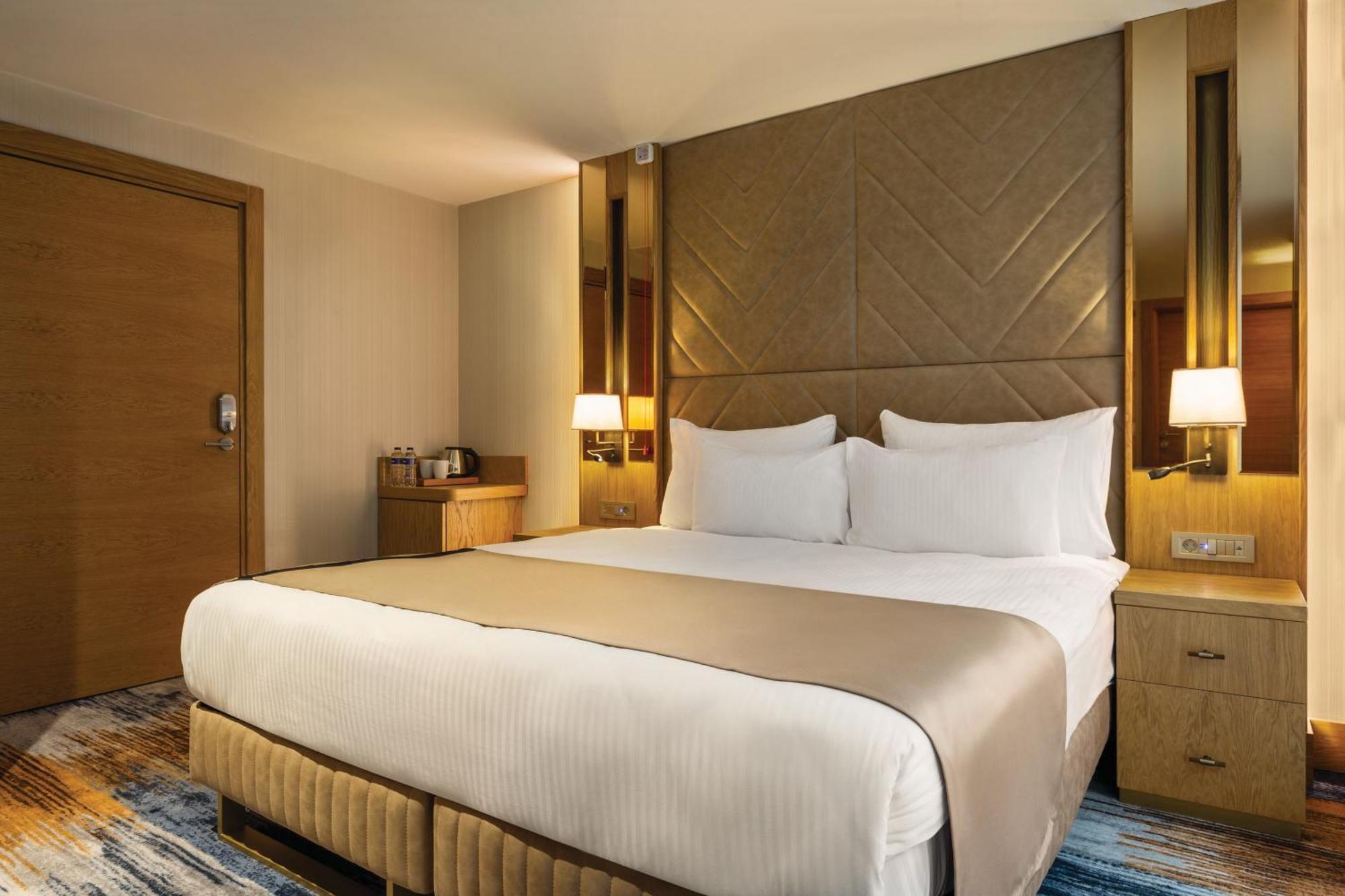 Days Inn By Wyndham Istanbul Bomonti Istambul Exterior foto